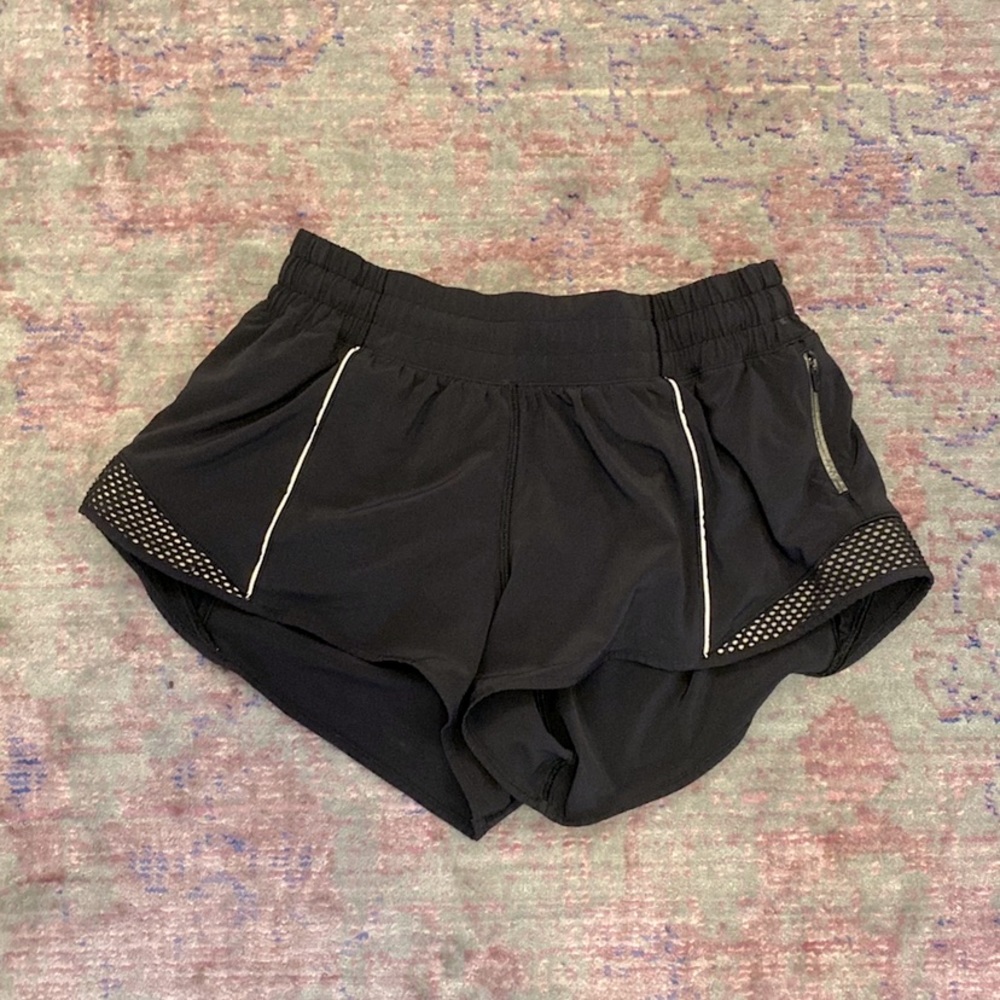 Black Size 4 Lululemon shorts 2.5”